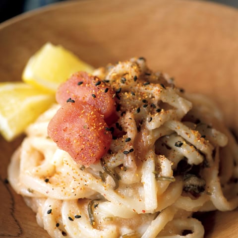 チンして冷やして和えるだけ。食欲のない日も『明太子と塩昆布のうどん』は、ツルツル美味しい！