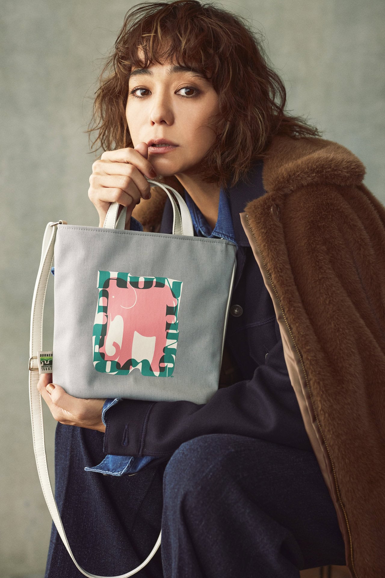 美品✨ クルーツ　キャンバス　メッセンジャーバッグ　ハンティングバッグ　ネイビー 美品✨ クルーツ キャンバス メッセンジャーバッグ ハンティング