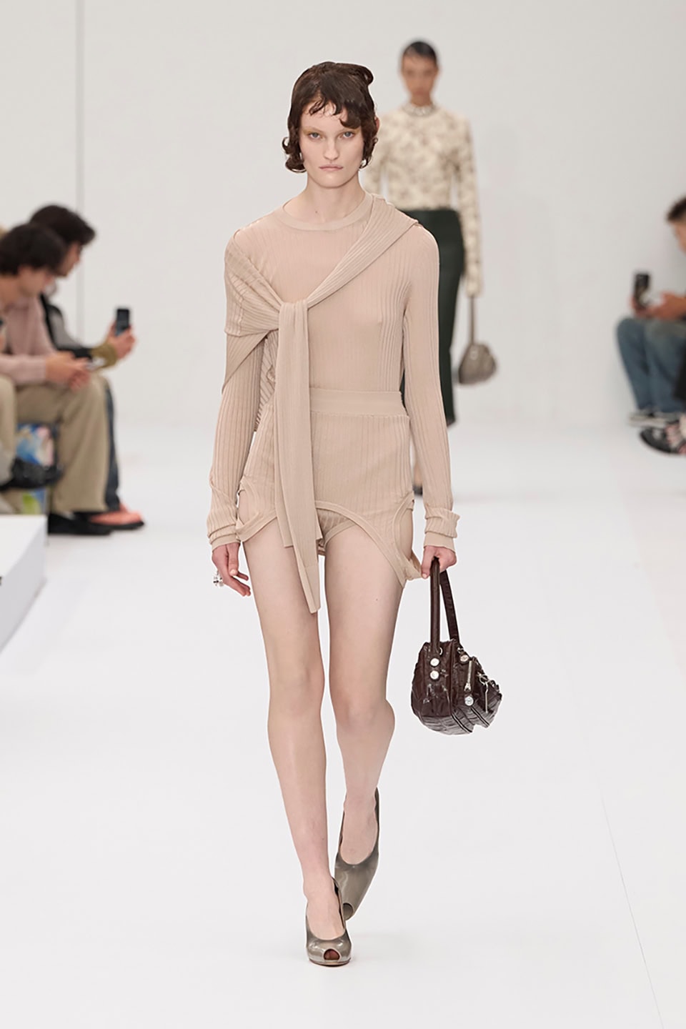 Acne Studios 2025 SPRING SUMMER_029｜Acne Studios（アクネ