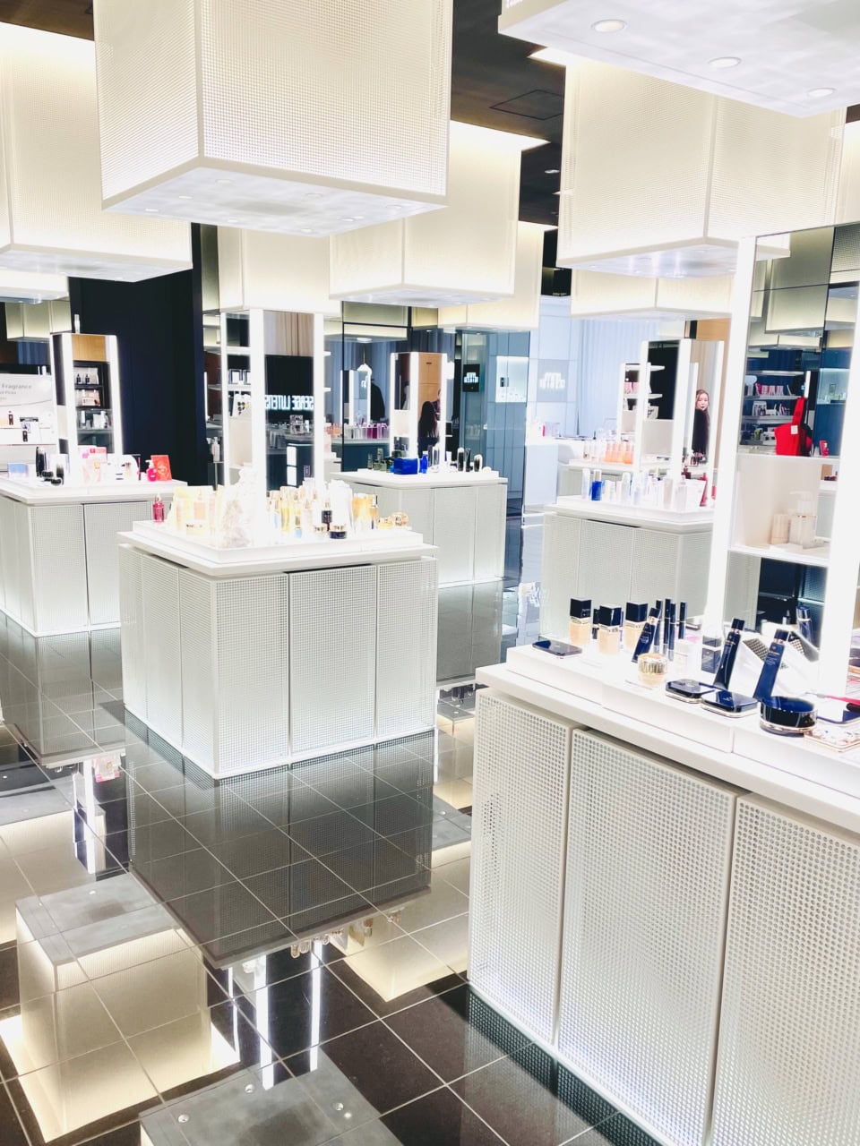 SHISEIDO THE STORE 店内