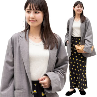 「キャッチーなスカート」でジャケットスタイルがグッと華やかに【白野あゆみさんの私服スナップ】　