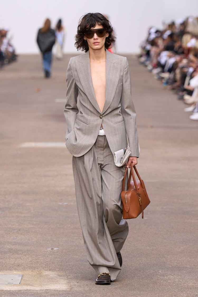 STELLA McCARTNEY 2025 SPRING SUMMER_007