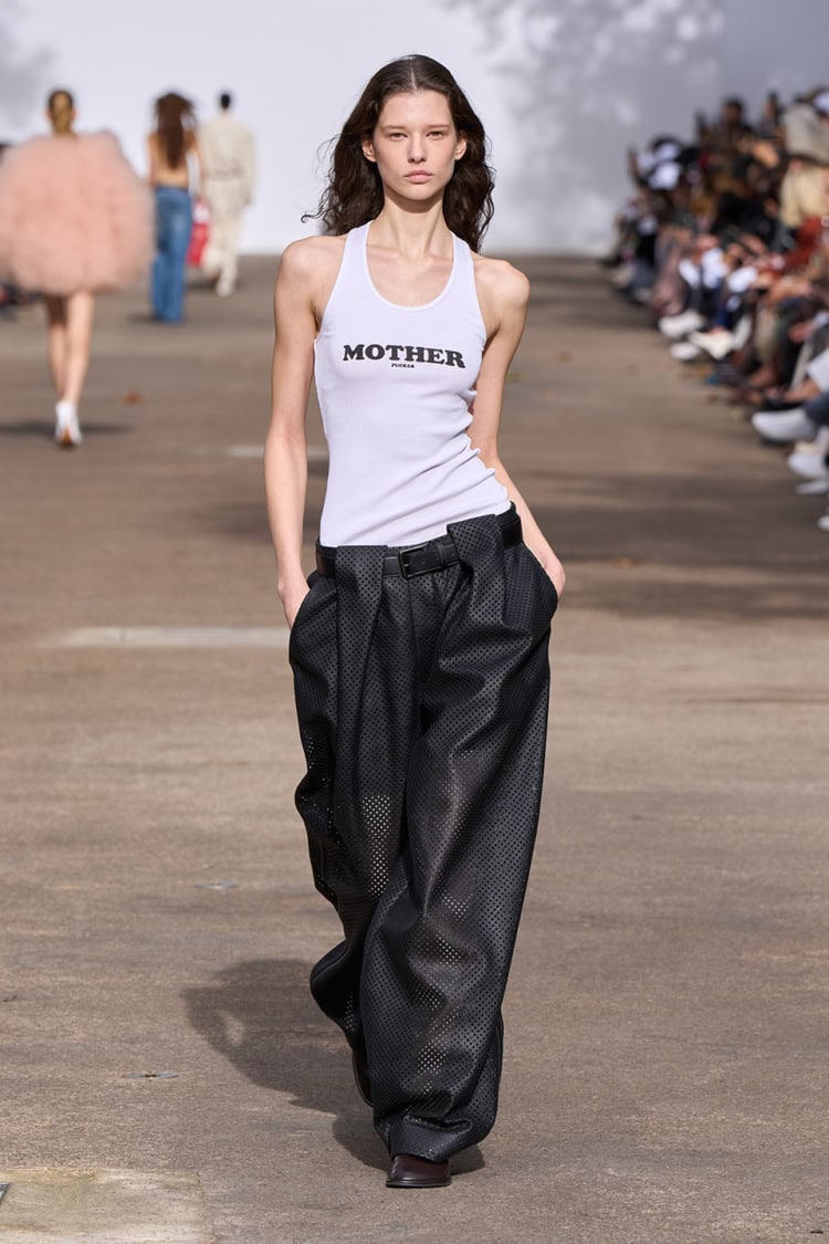 STELLA McCARTNEY 2025 SPRING SUMMER_019