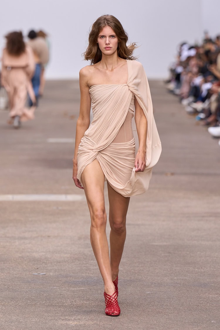 STELLA McCARTNEY 2025 SPRING SUMMER_048