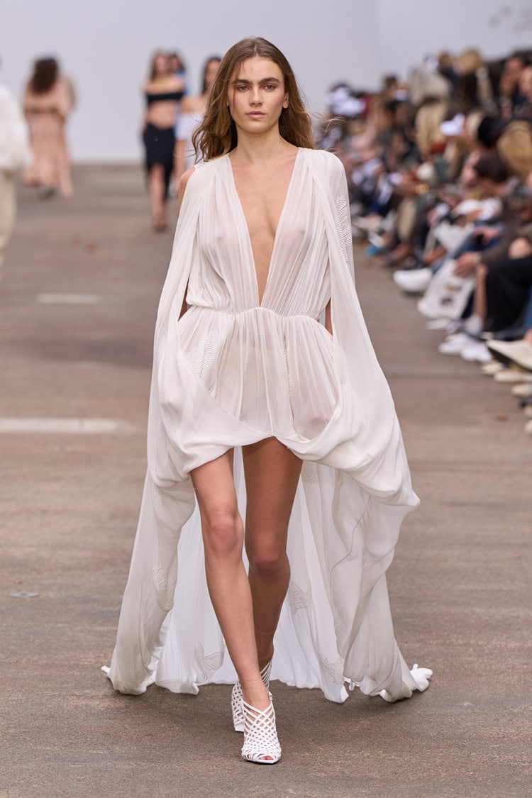 STELLA McCARTNEY 2025 SPRING SUMMER_047