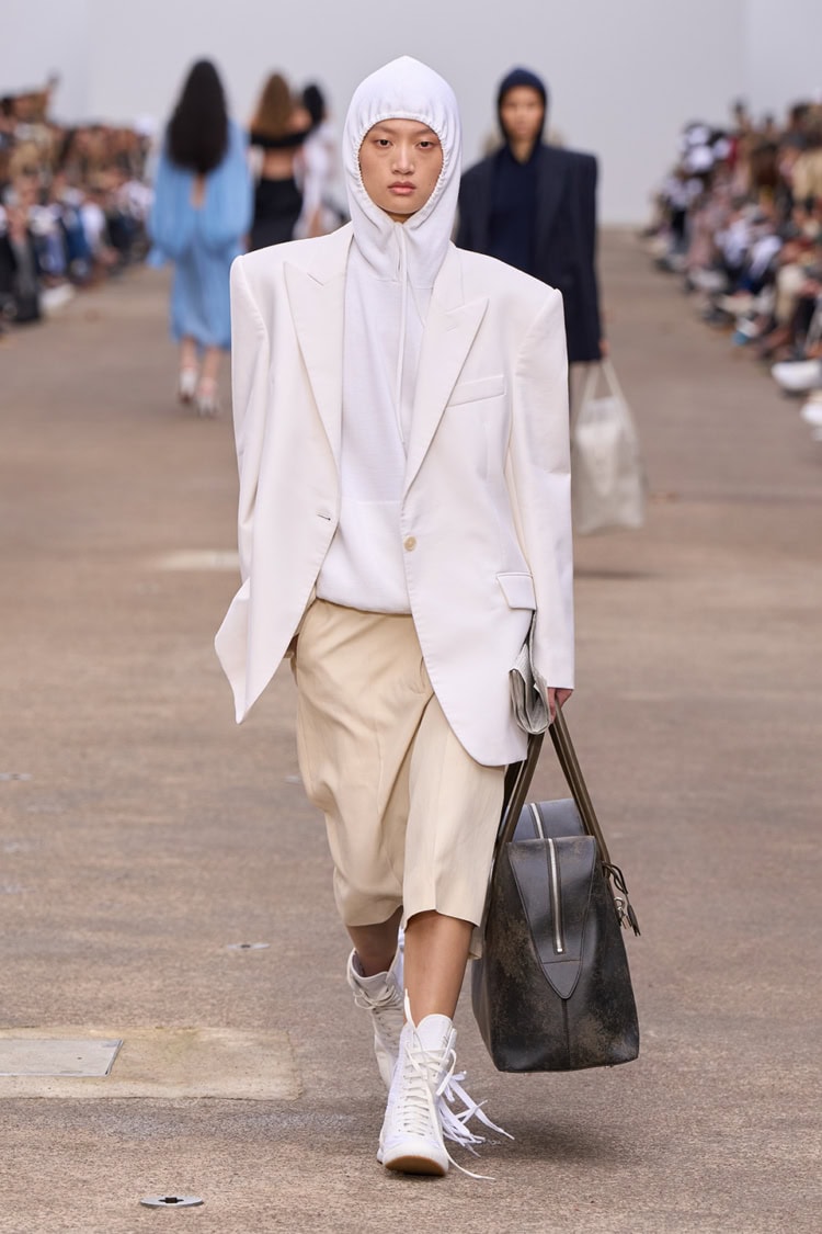 STELLA McCARTNEY 2025 SPRING SUMMER_042