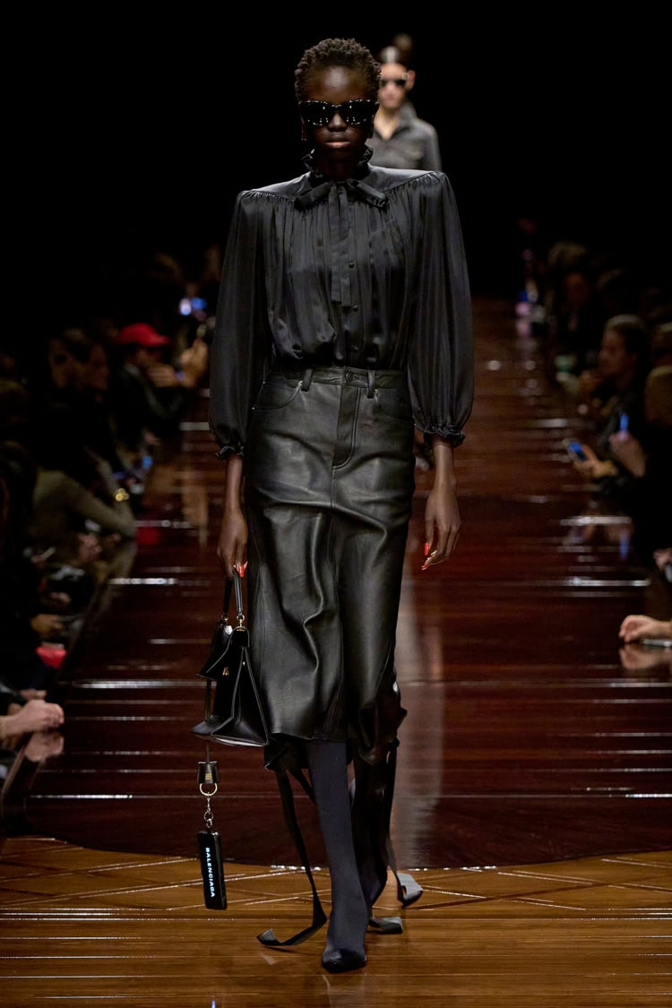 BALENCIAGA 2025 SPRING SUMMER_013