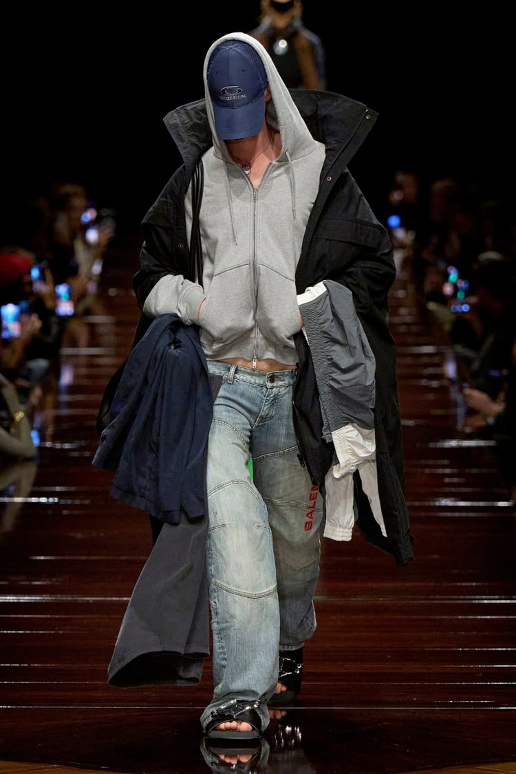 BALENCIAGA 2025 SPRING SUMMER_035