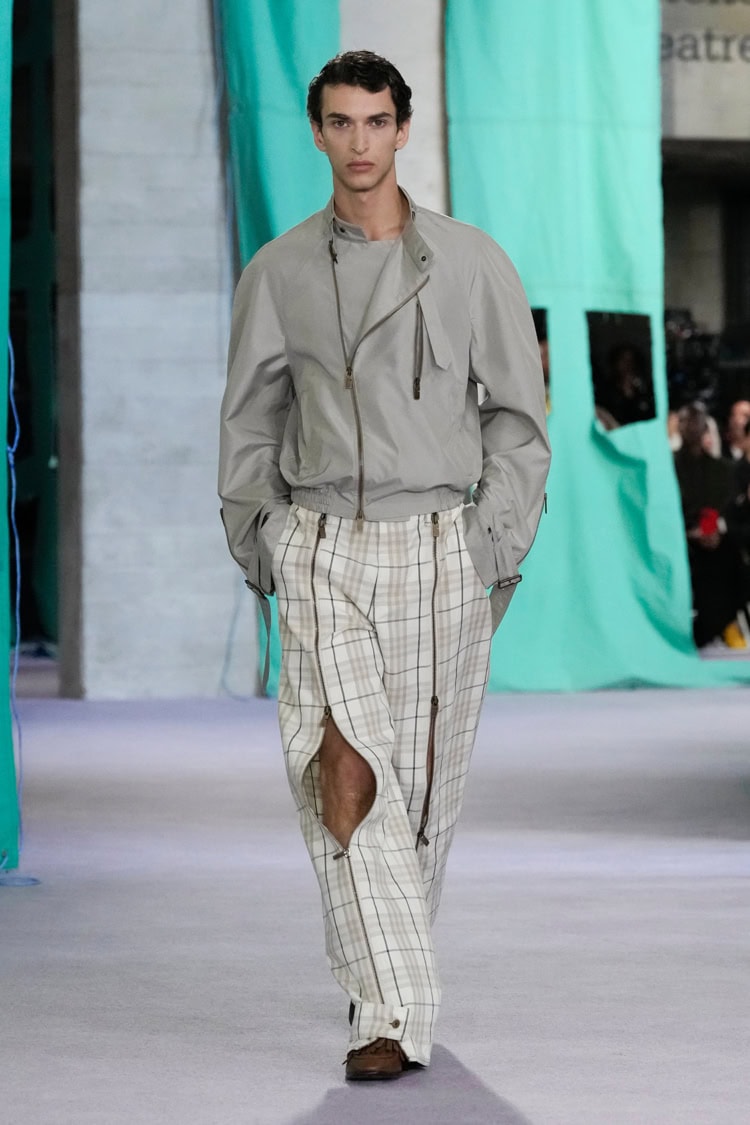 BURBERRY 2025 SPRING SUMMER_013