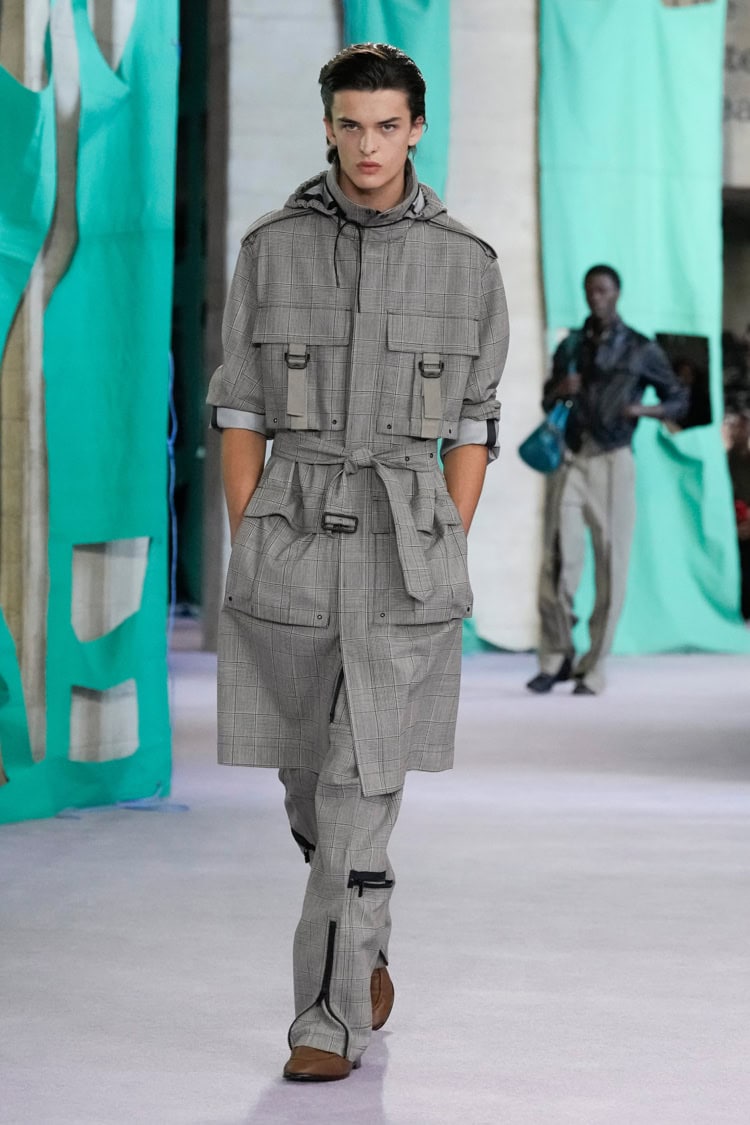 BURBERRY 2025 SPRING SUMMER_022