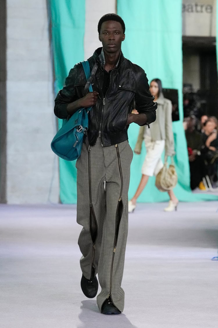 BURBERRY 2025 SPRING SUMMER_023