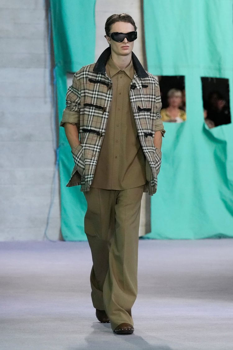 BURBERRY 2025 SPRING SUMMER_041