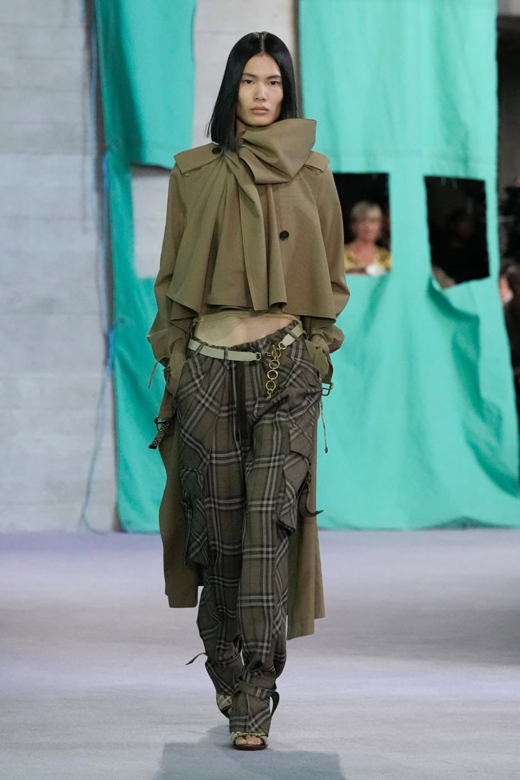 BURBERRY 2025 SPRING SUMMER_042