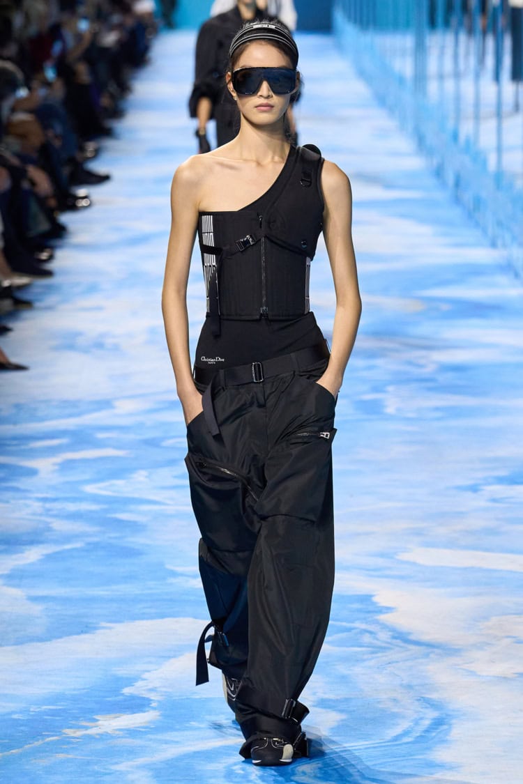 DIOR 2025 SPRING SUMMER_043