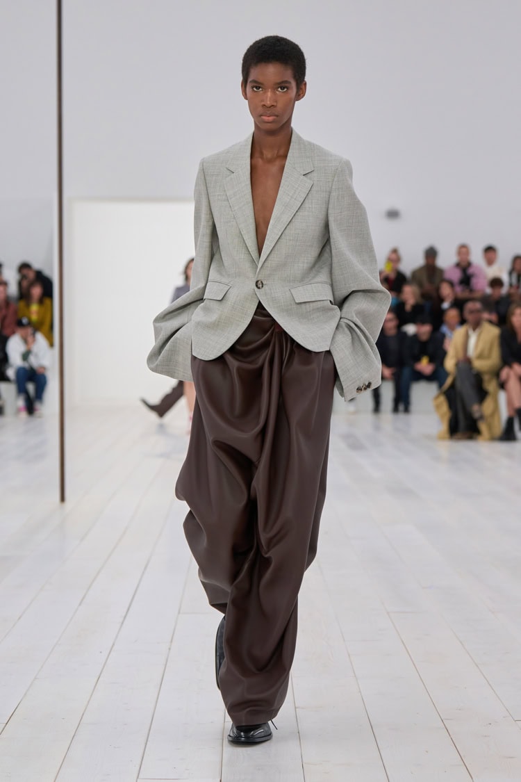 LOEWE 2025 SPRING SUMMER_006