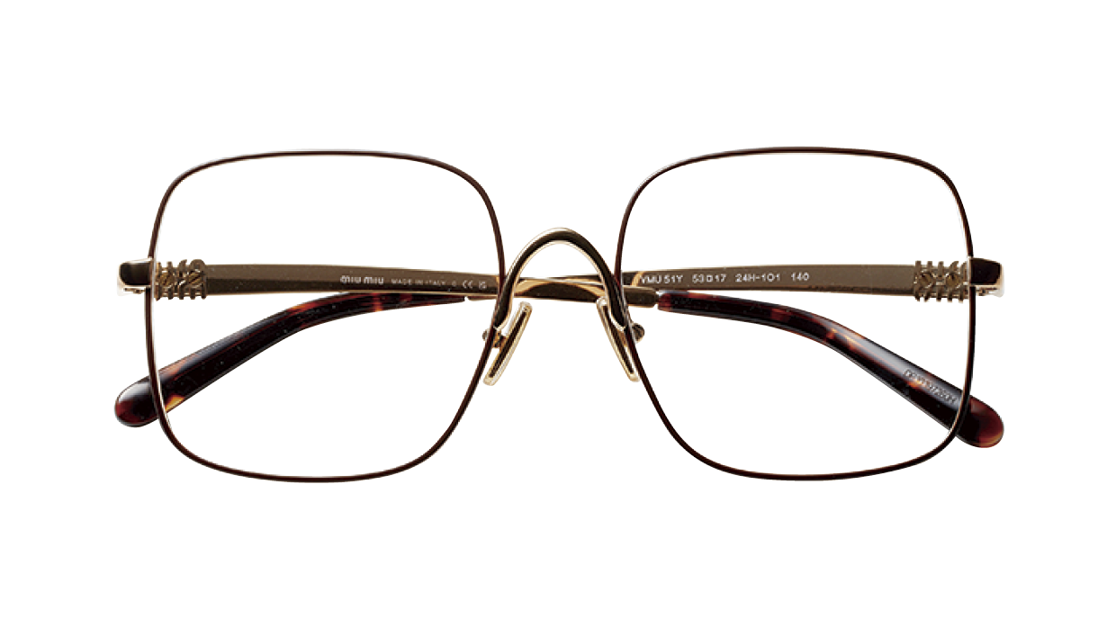 眼鏡¥62,700（ミュウミュウ／ルックスオティカジャパン カスタマーサービス）