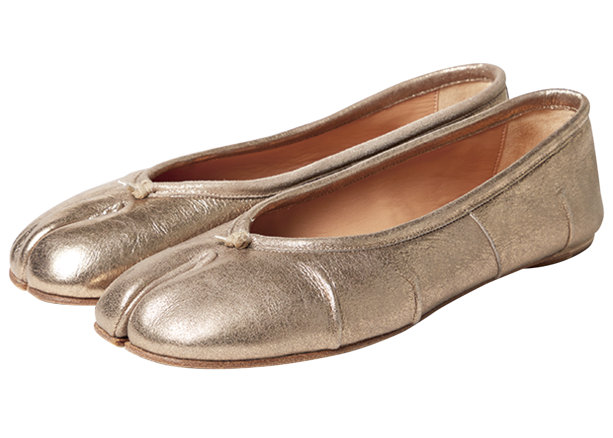 シューズ〈タビ バレエシューズ〉［ヒール0㎝］¥187,000（メゾン マルジェラ／マルジェラ ジャパン クライアントサービス）