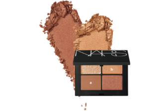 A クワッドアイシャドウ 04434 LAGUNA ¥7,700（NARS JAPAN）