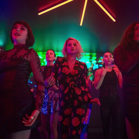 アカデミー賞2冠！ ミュージカル映画『エミリア・ペレス』は、サンローランの美麗な衣装とラテン音楽を堪能せよ！