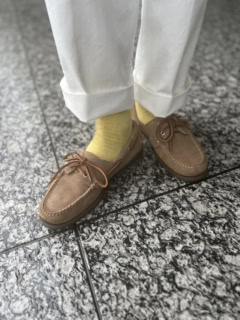 イエローとベージュの色合わせも洒落ています