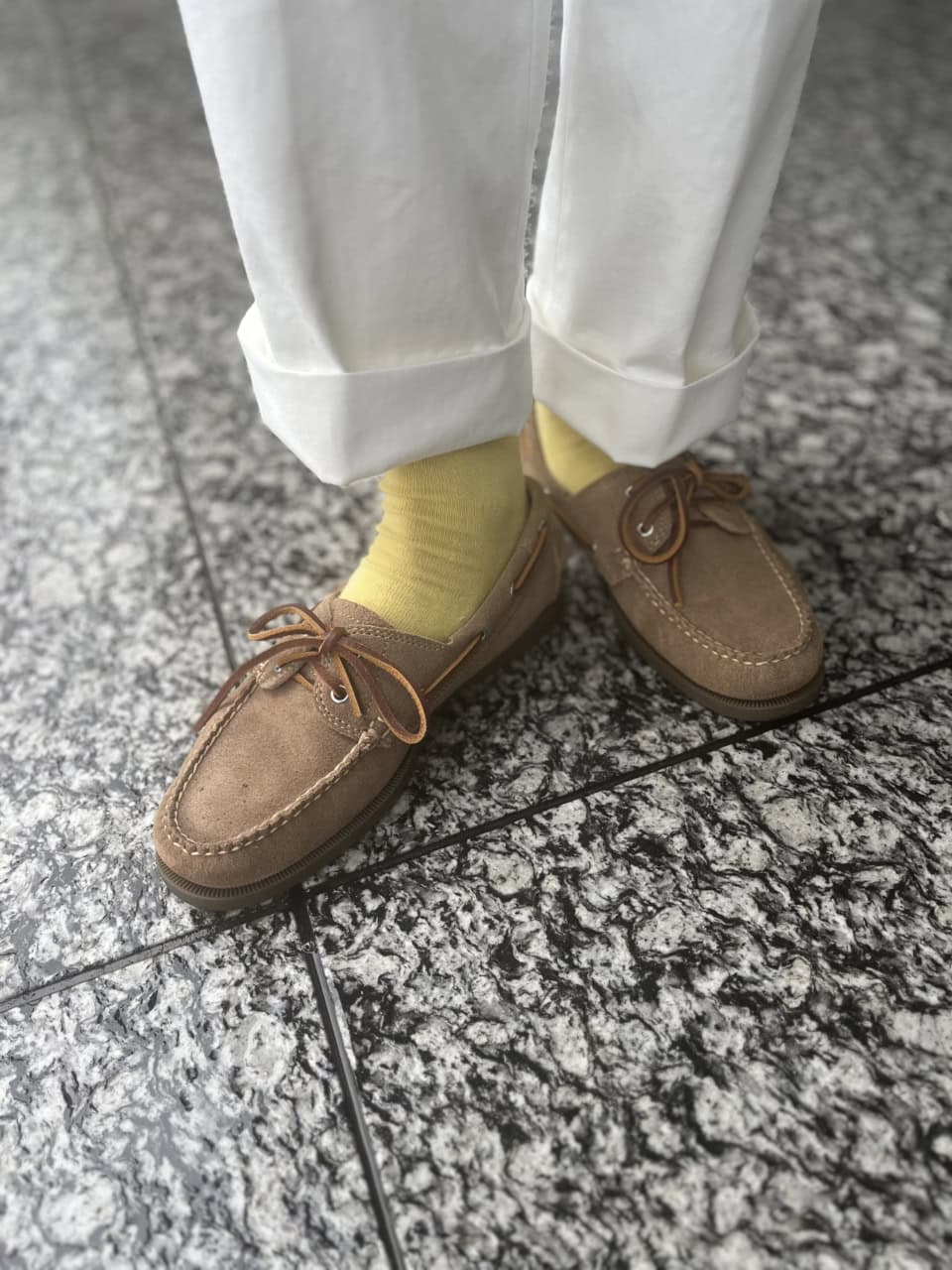 イエローとベージュの色合わせも洒落ています