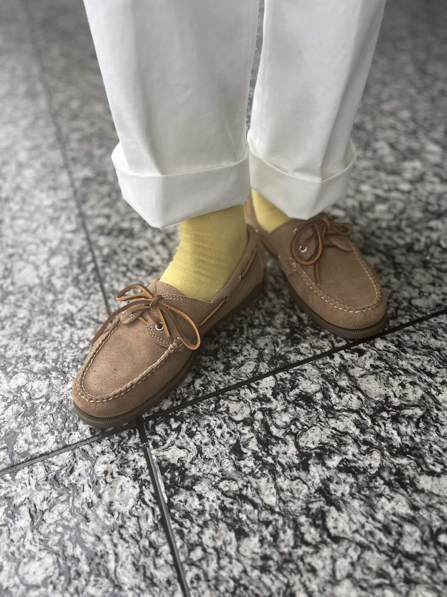 イエローとベージュの色合わせも洒落ています
