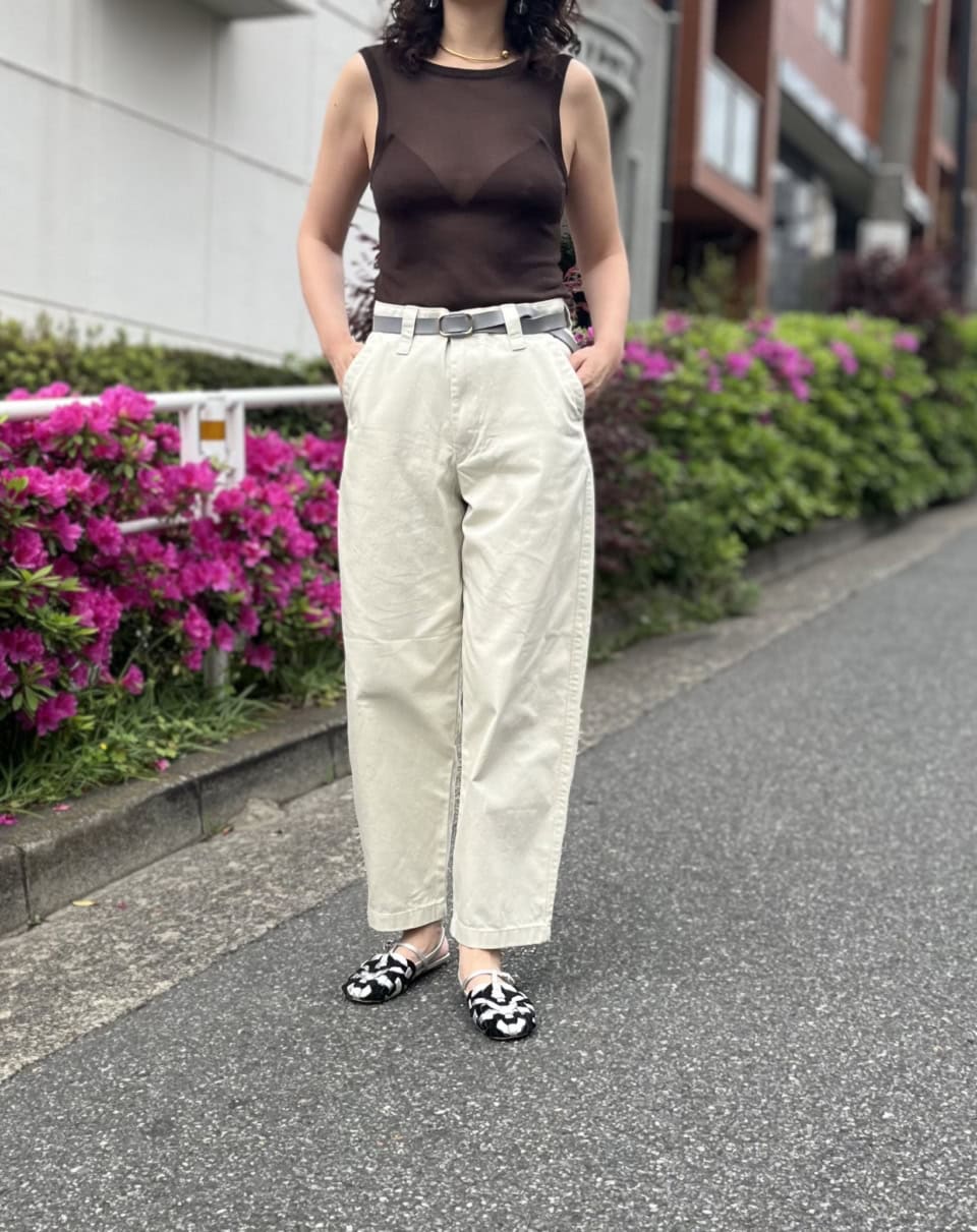 シルエットも生地も完璧! 40代女性ライターが【ユニクロ ユー】のメンズのチノパンを買ってみた