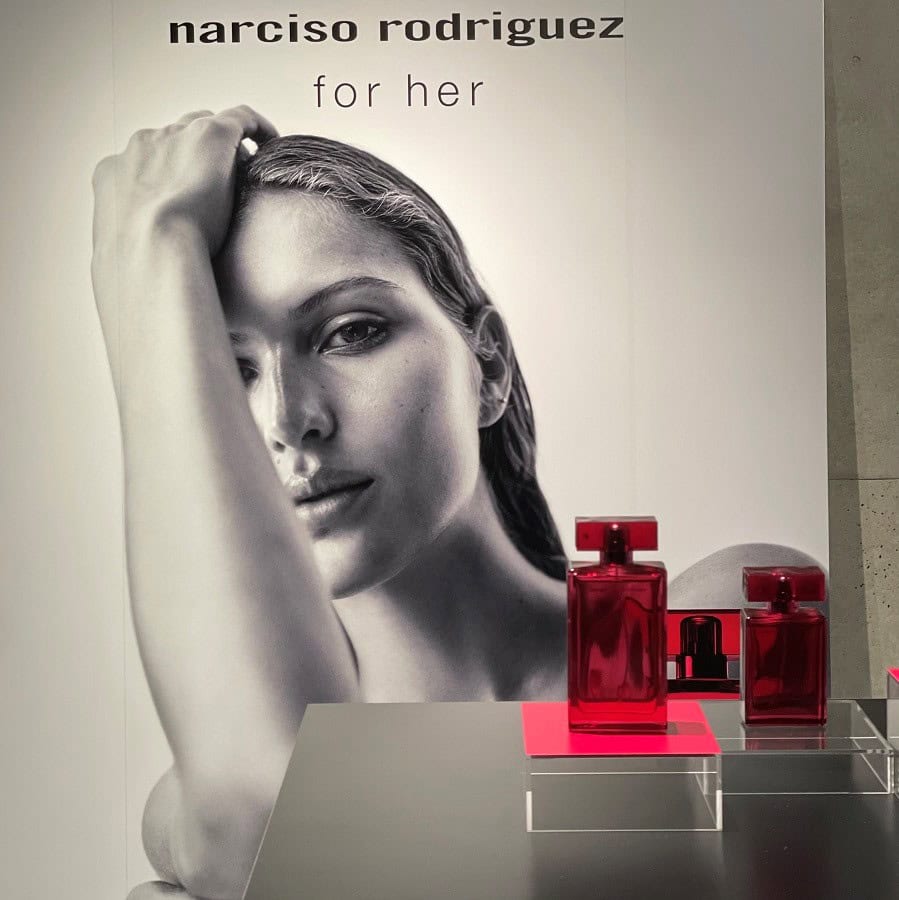 フューシャピンクのボトルのムスクの香り 【Narciso Rodriguez