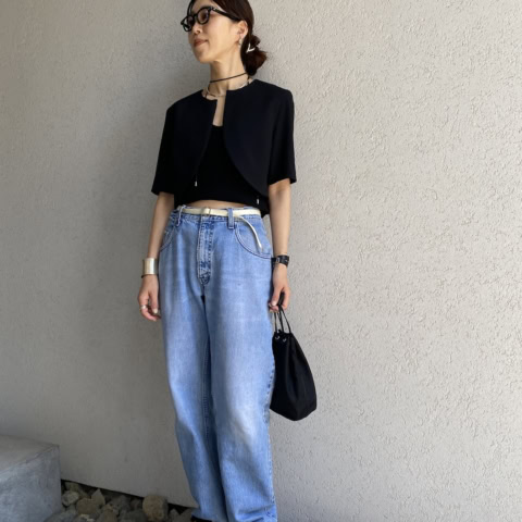 【おしゃれスナップ】カジュアルスタイルは「ジュエリー」のアクセントでリッチに引き締め｜岡松真由さん