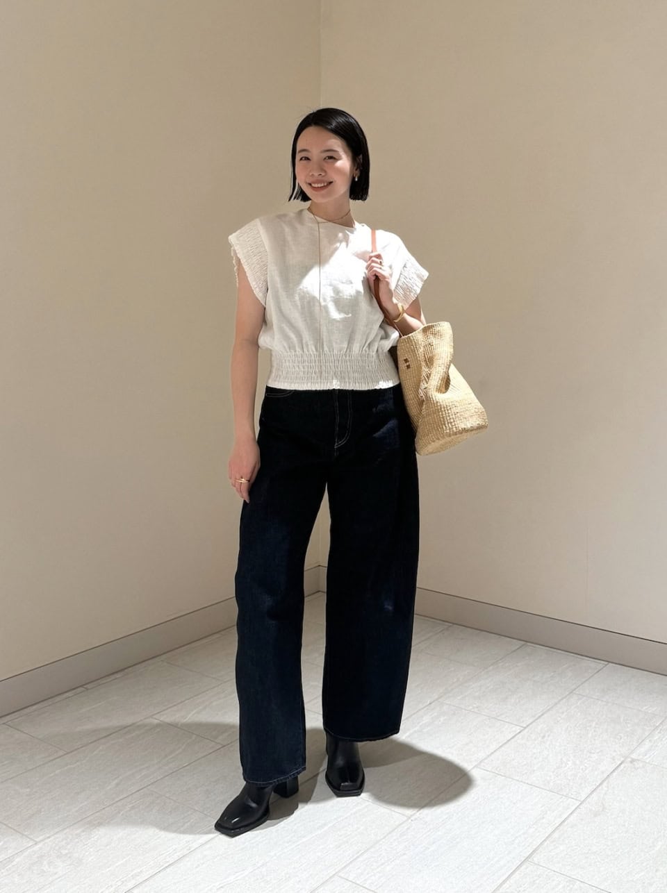 【おしゃれスナップ】シャルロットシェネやカルティエもジュエリーはゴールドで統一！｜岩田紗羅さん