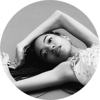model’s profile_SAKURA（さくら）／静岡県出身の31歳。日本人の父とタンザニア人の母を持つ。レゲエダンサーとしてのキャリアを経て、現在はモデルや俳優、MCとしても活躍。FODのオリジナルドラマ『HEART ATTACK』（毎週木曜24時45分～25時45分放送※関東ローカル）に出演中。