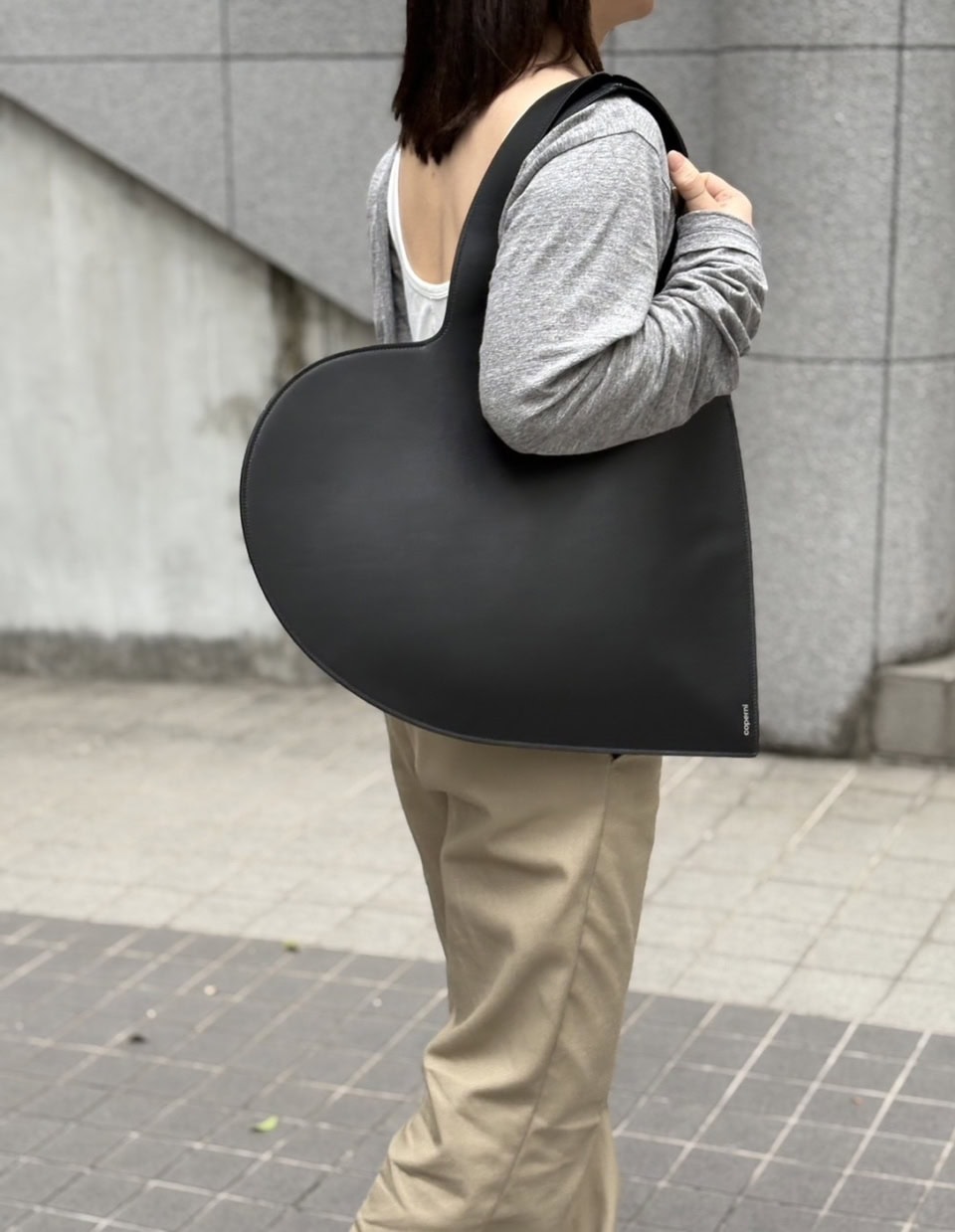 流行のレオパード柄はH＆Mで買う。40代・モノトーン好き編集者の「脱マンネリ」自腹買いレポート