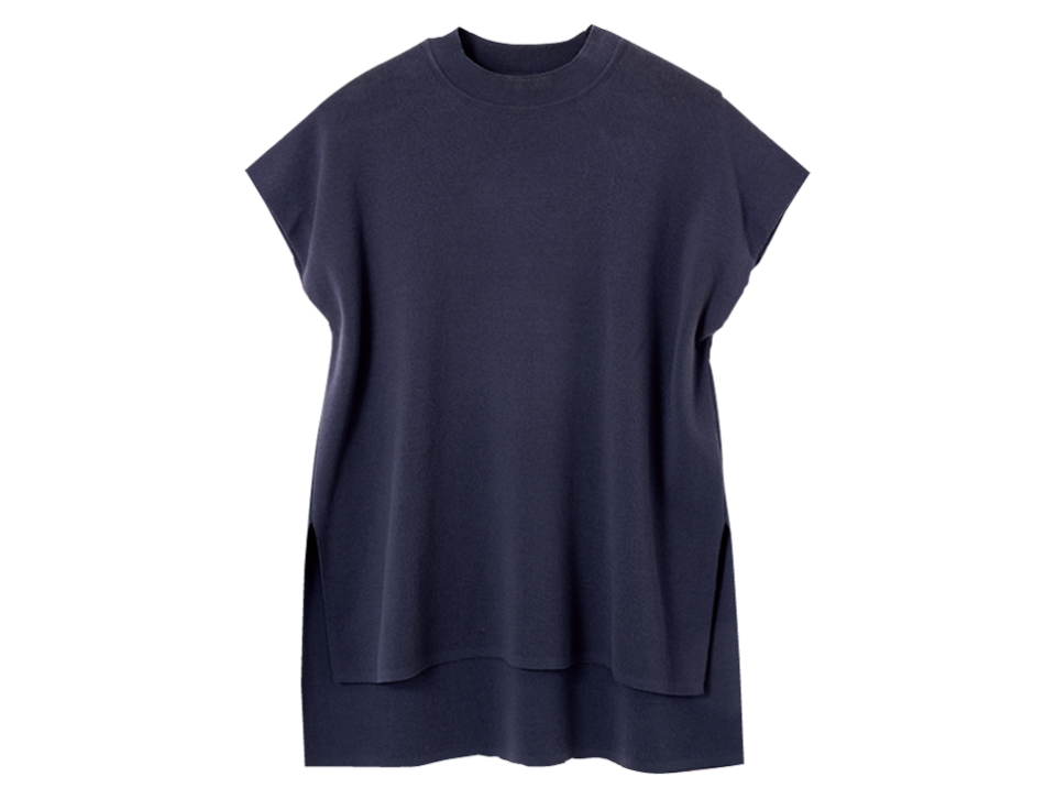 こなれ感たっぷり。ニットTシャツ¥39,600