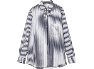 とにかく使える1枚。シャツ¥33,000（ドゥーズィエム クラス／ドゥーズィエム クラス 青山店）