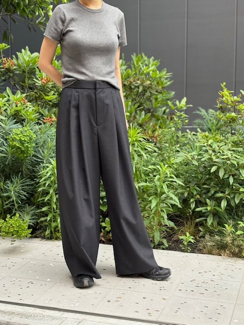 金子綾推しのセットアップから匿名性の高いバッグまで! 娘の中学受験を控えた【40代ママの服3選】