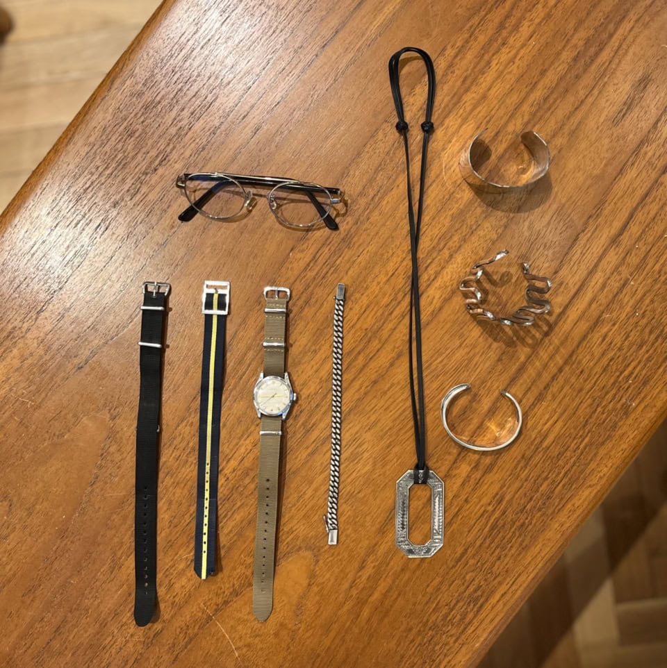 本当におしゃれな人は「シルバーアクセ」「メガネ」のお手入れも完璧だった! 夏の小物メンテ術3選