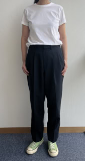 【天竺編みクルーネック半袖Tシャツ】このTシャツのサイズ感もめっちゃタイプ♡ スラックスともバランスよく仕上がっていると思います