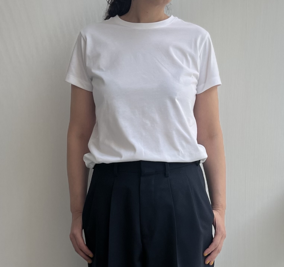 【無印良品】のTシャツ全8モデルを40代ライターが試着&徹底解説【すべて2,990円以下】