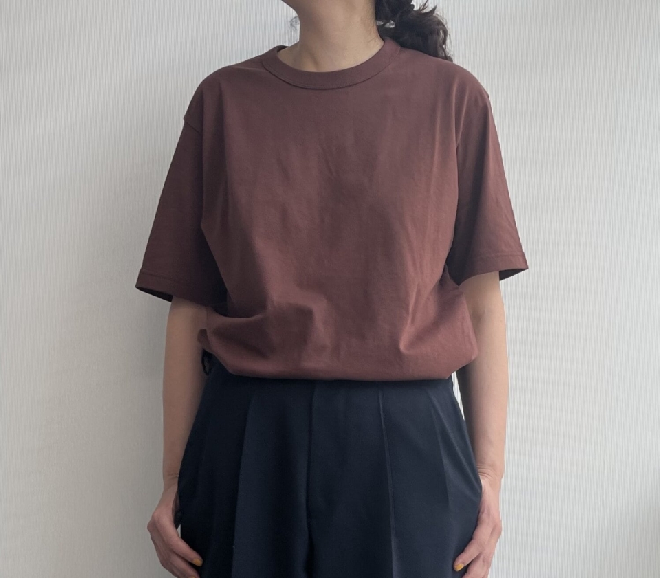 【無印良品】のTシャツ全8モデルを40代ライターが試着&徹底解説【すべて2,990円以下】