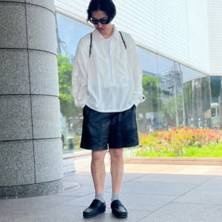 大人のショートパンツは「長袖シャツ」と「ショート丈ソックス」がベストバランス！【メンズ服に学ぶ】