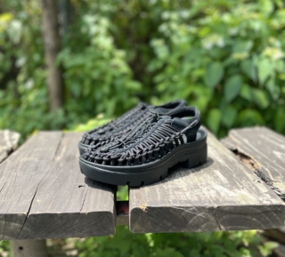 「UNEEK PLT」￥19,800（キーン）