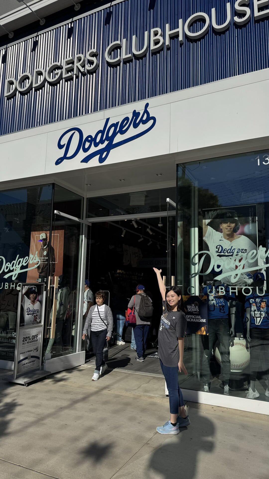 限定商品を狙って！ ドジャース×大谷翔平グッズ