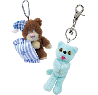 左：チャーム¥2,000※参考価格（NEONMOON／ショールーム シャルメール）、右：チャーム¥8,800（コンフォート／ショールーム シャルメール）