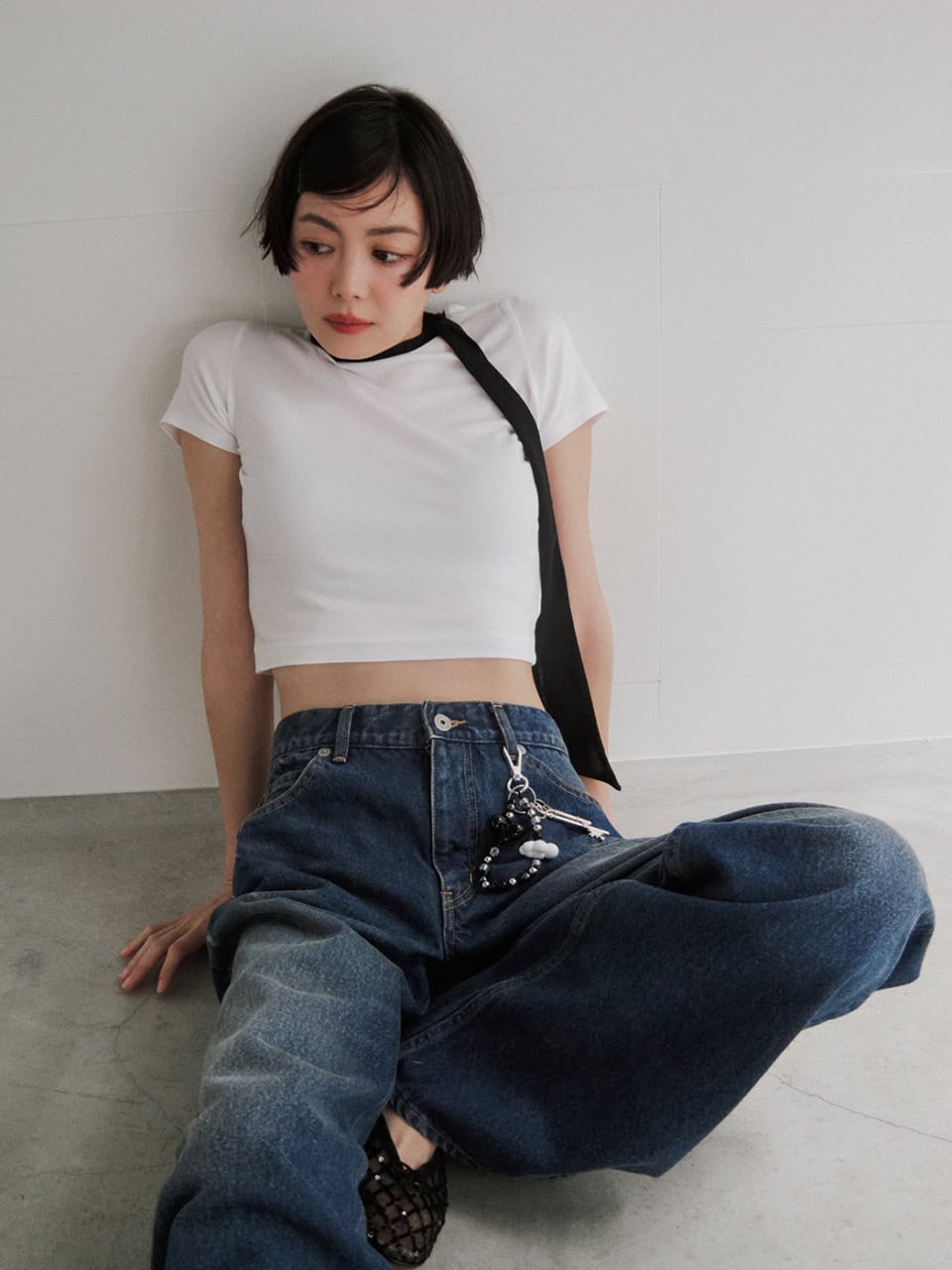 この夏「ビッグシャツ+レギンス」はマスト! K-POP歌姫の気分で選ぶ&着るベーシック服のヒント