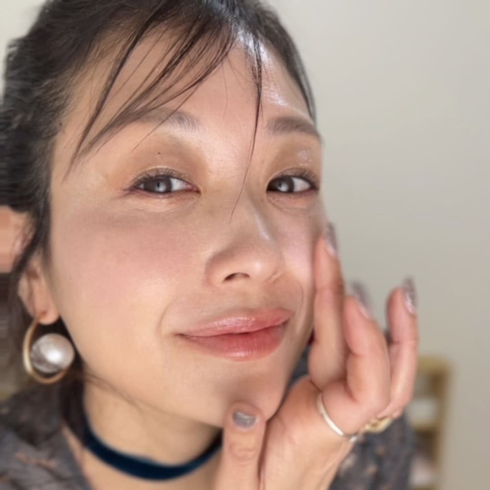 【美人コスメPRのポーチの中身】フジコのメロメロチークが最強！ちょい足しで顔が復活するお直しコスメ