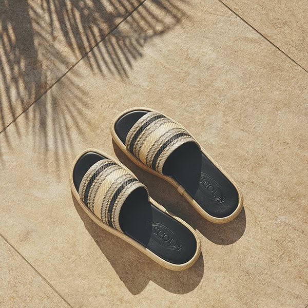 サンダル［ヒール2cm］¥102,300（トッズ／トッズ・ジャパン）