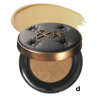 【STEP 1】薄膜ながらハイカバー。＆be ラスティングクッションファンデーション ライトベージュ ¥3,520（Clue）
