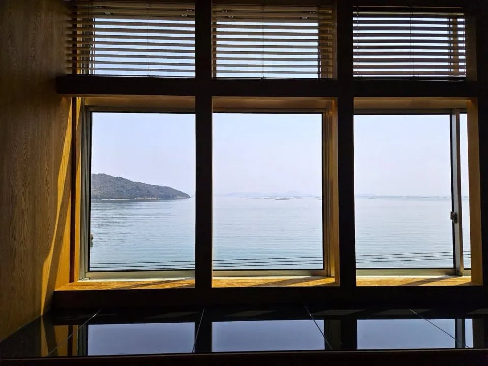 瀬戸内海を望む絶景のロケーション