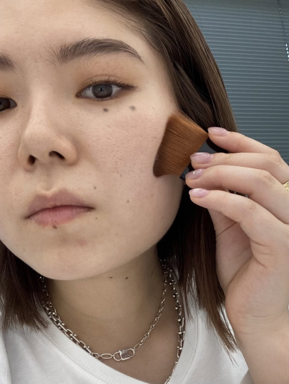 持ち運びに便利！メイク直しにオススメ【ファンデの上からも使える日やけ止め3選】お試しレポート