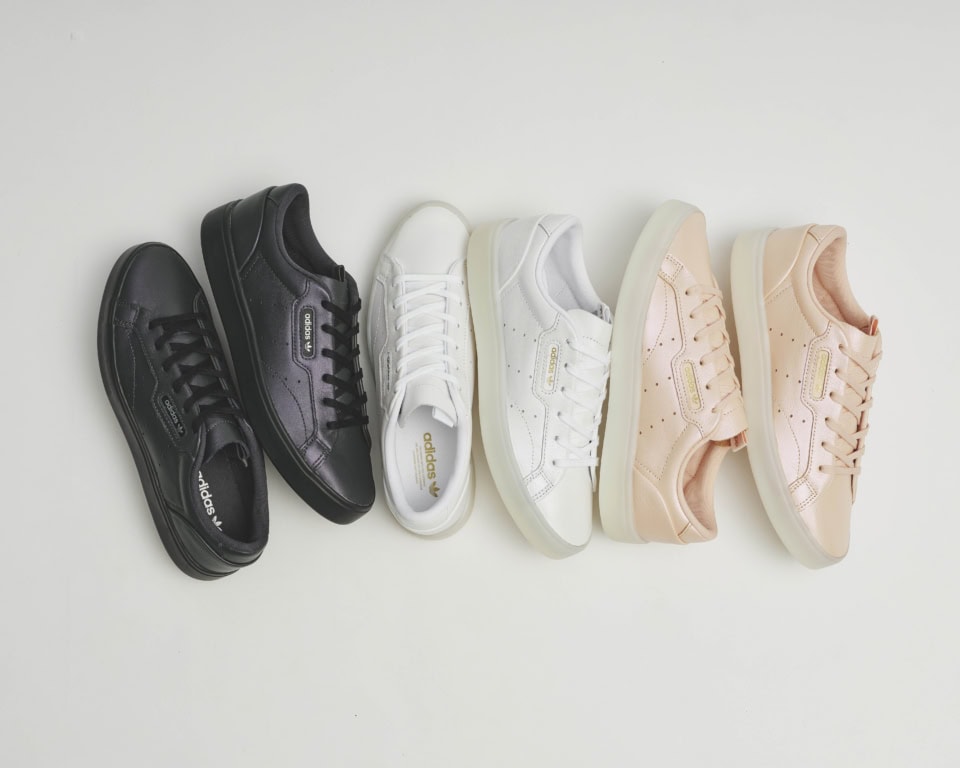 【ABCマートで見つけた】シューレースがリボンに！旬のバレエコアをアピールできる【adidas Originals】の「SLEEK」は大人に激推し！